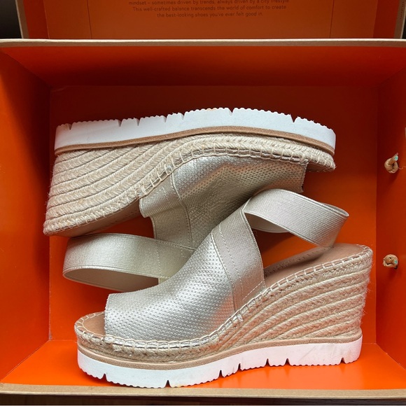 Gentle Souls by Kenneth Cole Espadrille Wedges size 7.5 NWOT in metallic leather - Picture 4 of 9
